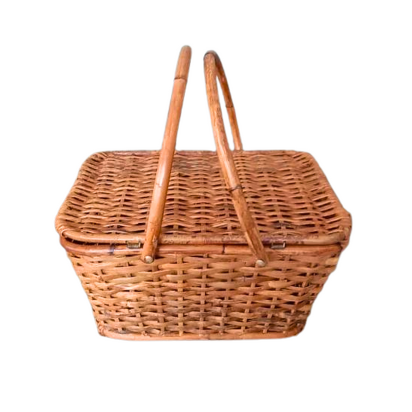 Sets & Packaging — Picnic Basket with Stain
