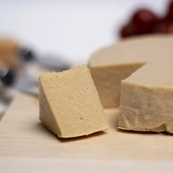 In A Nutshell – Vegan Smoked Gouda